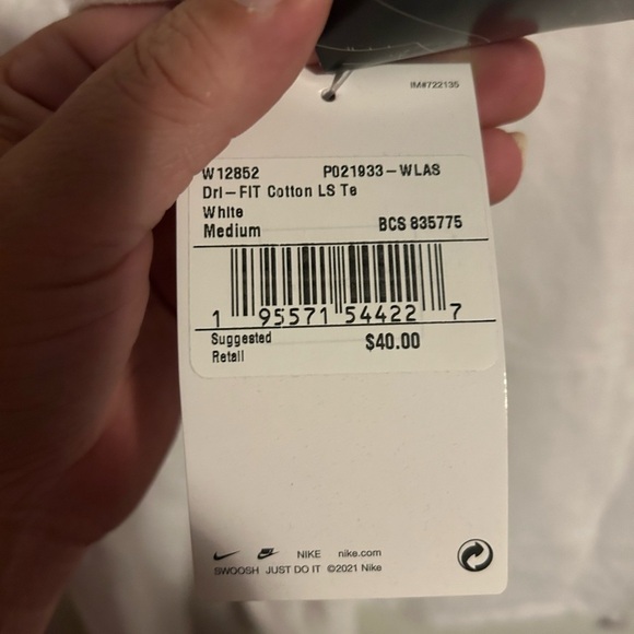 Nike top - Picture 5 of 5